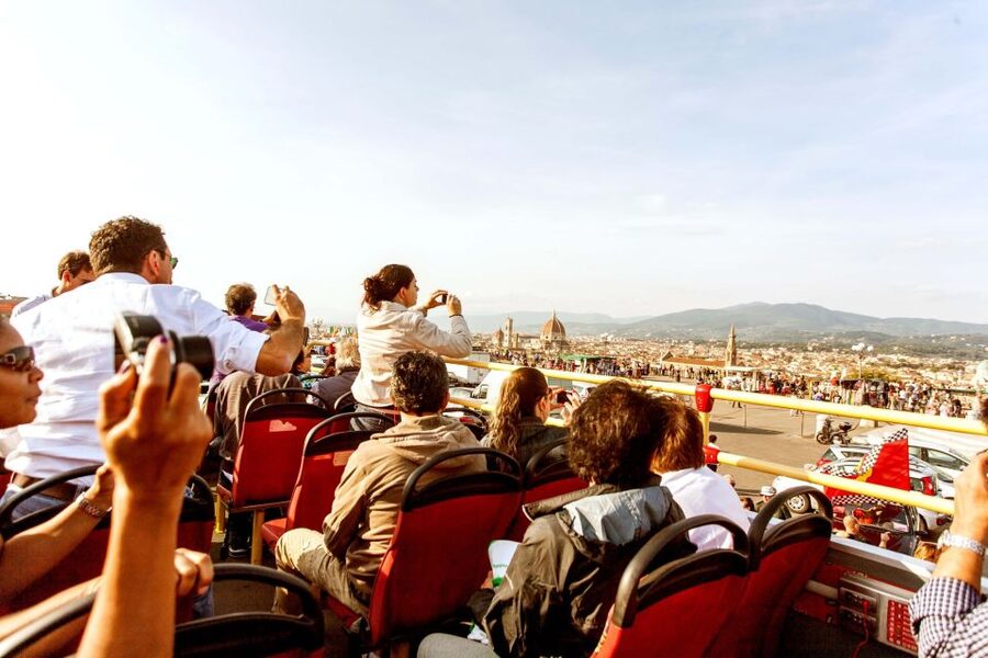 Florence: Hop-on Hop-off Bus Tour: 24, 48 or 72-Hour Ticket - How the Audio Commentary Works in Real Life