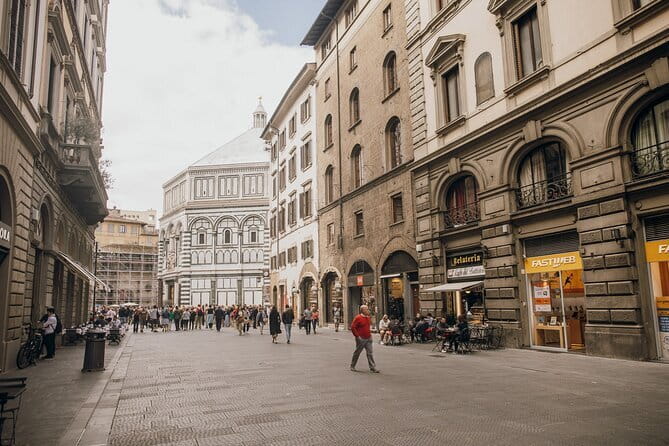 Florence in a Day: Michelangelo's David, Uffizi and Guided City Walking Tour - Ponte Vecchio and Porcellino: the charming breaks that matter