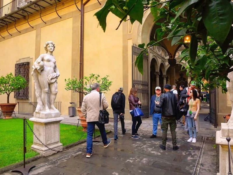 Florence: Medici Family Guided Walking Tour - The Guide, the Radio System, and Small Group Energy