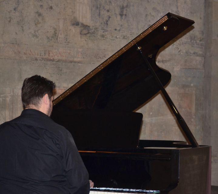Florence: Opera Concert Entrance Ticket - What changes each night: singers and programs rotate