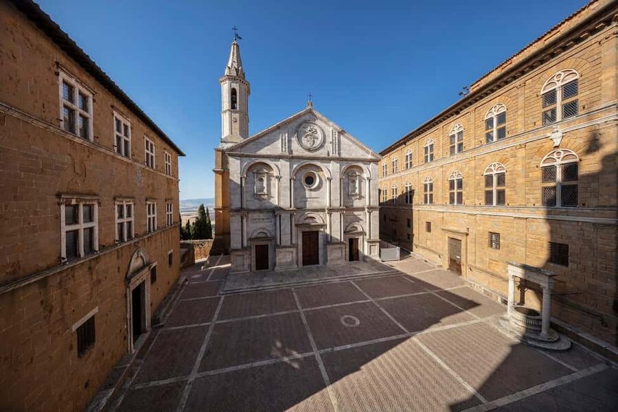 Florence: Orcia Valley, Montalcino, Pienza with Lunch & Wine - Montalcino: A Fortress Town That Rewards Slow Wandering