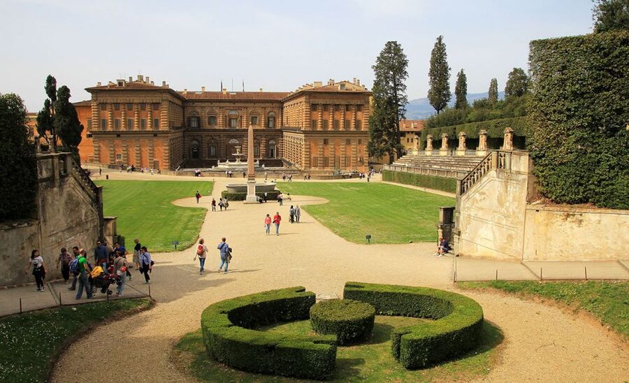 Florence: Pitti Palace and Boboli Gardens Walking Tour - Walking connections across Florence: Duomo, Ponte Vecchio, and Medici links