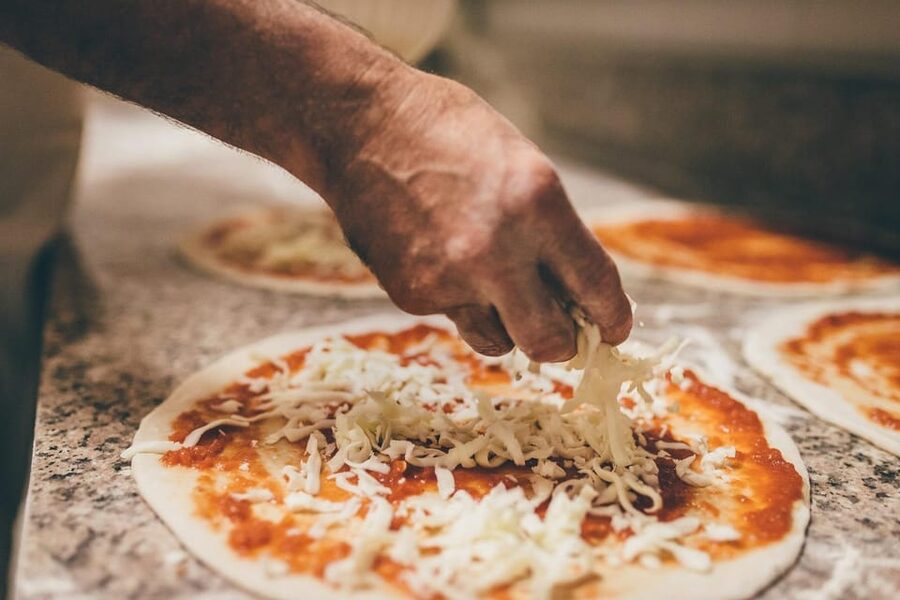 Florence: Pizza and Gelato Experience with Unlimited Wine - Unlimited Wine With Your Meal: A Fun Florentine Ending