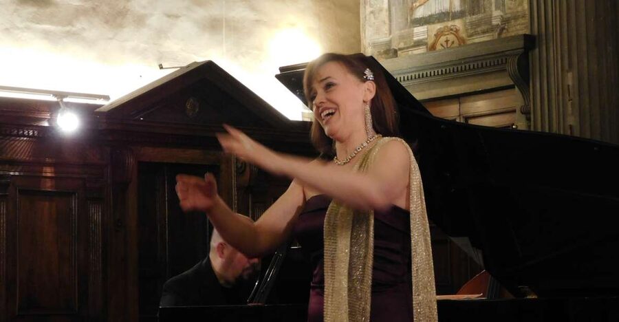Florence: Pizza Dinner and Opera Arias Concert - The walk to Santa Monaca Church and why the venue changes everything