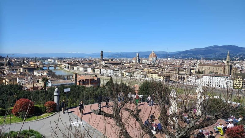 Florence: Private Electric Mini Car Tour with Local Guide - The fast highlight loop: Duomo, Palazzo Vecchio, and Ponte Vecchio