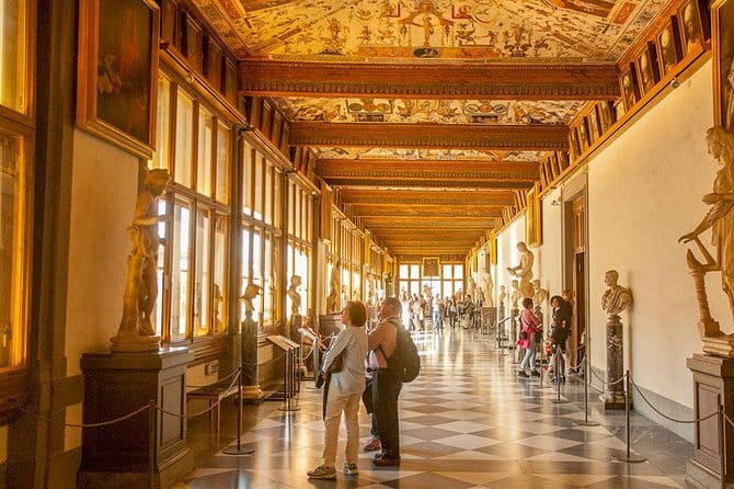 Florence Private Transportation in Rickshaw - Your 90 minutes, from Piazza della Repubblica to Santa Croce