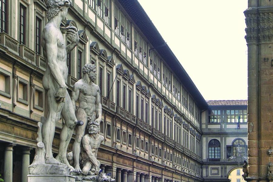Florence: Private Uffizi Gallery Discovery Tour with Ticket - After the tour: Vasari Corridor views you can actually use