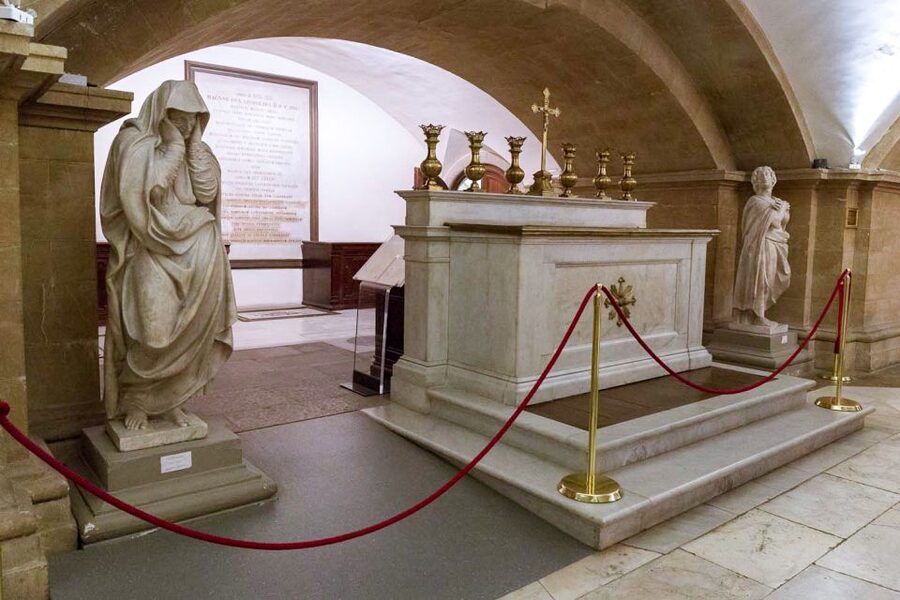Florence: Reserved Entrance Ticket to the Medici Chapel - First Look Inside: Octagonal Dome and Marble Interiors