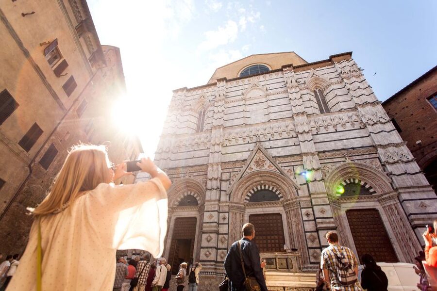 Florence: Siena, San Gimignano & Monteriggioni with Tasting - Monteriggioni’s Walls, Streets, and the Best Use of Short Free Time