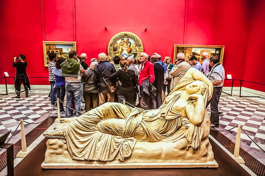 Florence: Skip-The-Line Uffizi Gallery Timed Entry Ticket - The Practical Stuff: Stairs, Cloakroom, Crowds, and the Audio Guide