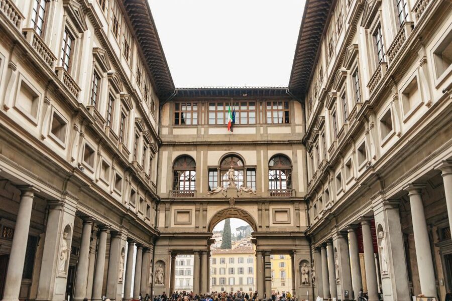 Florence: Skip-the-Line Uffizi Small Group Tour - Uffizi at a Glance: From Medici Offices to an Art Magnet