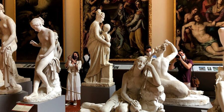 Florence: Timed Entry Ticket to Michelangelo's David & eBook - Medici musical instruments and the Stradivarius twist