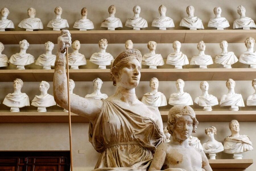 Florence: Timed Entry Ticket to Michelangelo's David & eBook - Using the PDF eBook guide to save time in crowded rooms