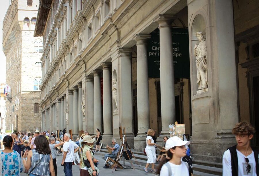 Florence: Uffizi Entry Ticket & Audio Guided Tour with Host - Who should book this Uffizi tour, and who should skip it