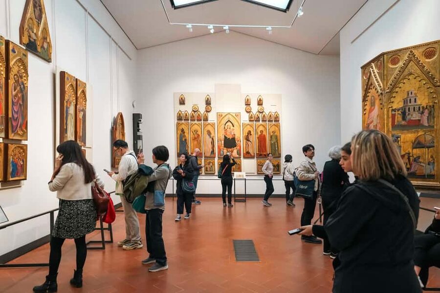 Florence: Uffizi Gallery Reserved-Entry VIP Tour - The fast track into Florence’s Uffizi highlights