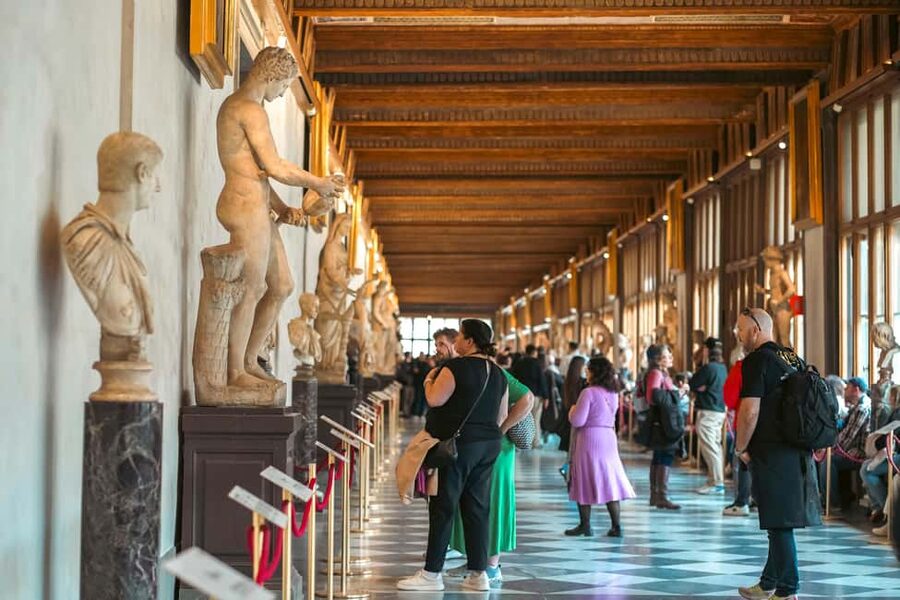 Florence: Uffizi Gallery Reserved-Entry VIP Tour - Art you’ll see: Botticelli, Da Vinci drawings, Caravaggio, and Michelangelo