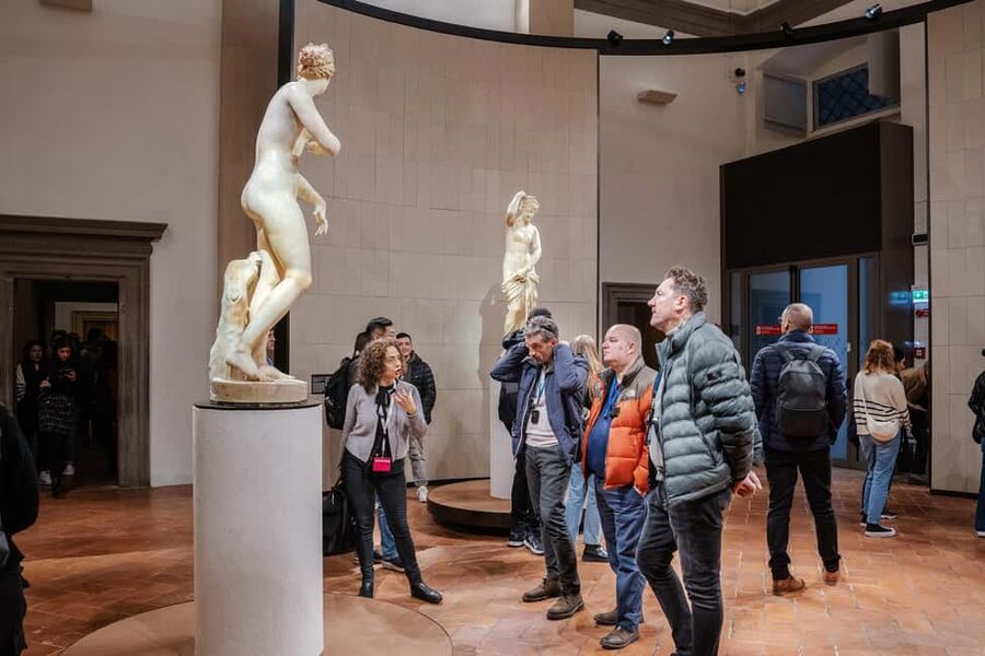 Florence: Uffizi Gallery Skip-the-Line Guided Tour - Quick hits for the Uffizi experience