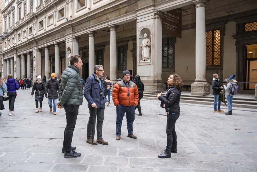 Florence: Uffizi Gallery Skip-the-Line Guided Tour - Inside the Uffizi: a guided path through the Renaissance giants