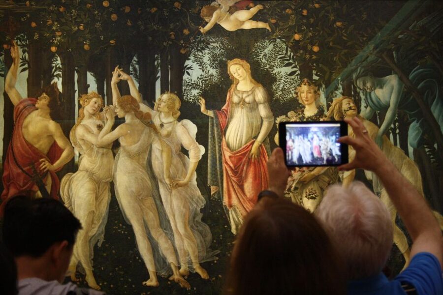Florence: Uffizi Gallery Small-Group Guided Tour with Ticket - Leonardo da Vinci Moment: Annunciation Details That Matter