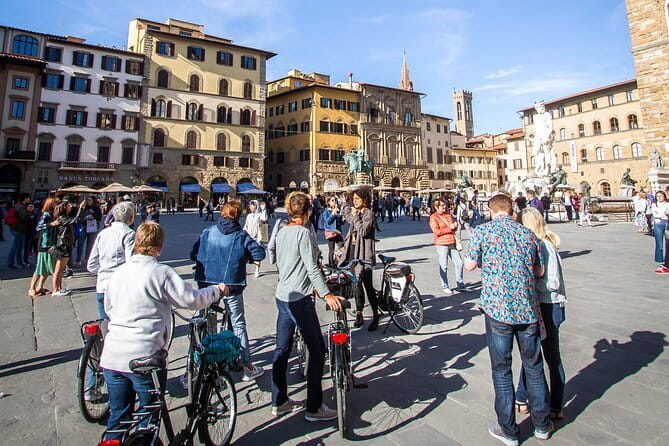 Florence Vintage Bike Tour–guided, small group or private option - Getting on board: meeting point, bikes, and your first 15 minutes