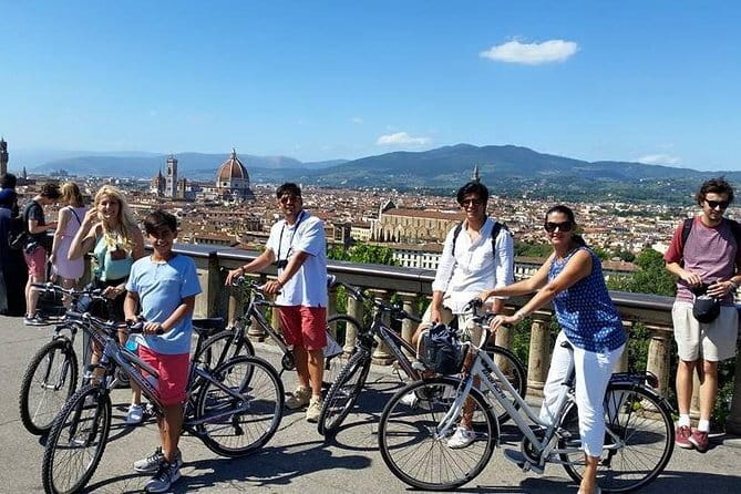 Florence Vintage Bike Tour–guided, small group or private option - Renaissance bridges and river views: Ponte Santa Trinita and Ponte Vecchio