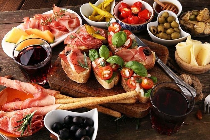Food Tasty and History Tour in Civitavecchia - Largo della Pace: a quick city start with breakfast