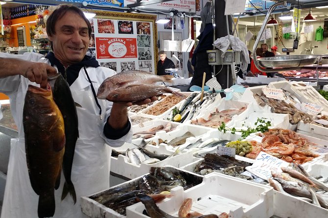 Food Tasty and History Tour in Civitavecchia - The final tasting at Piazza Antonio Fratti: when the tour turns into a real meal