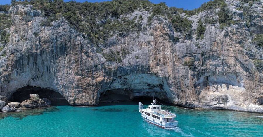 From Cala Gonone: Orosei Gulf Cruise with Stops - Orosei Gulf by motorboat, and why it works so well