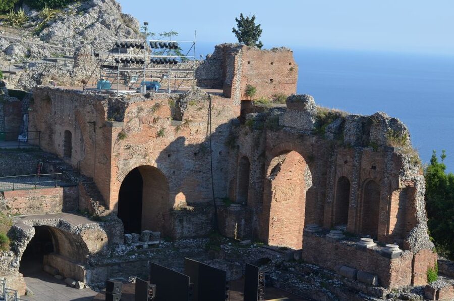 From Catania: Guided Tour of Mount Etna and Taormina - Taormina on your own: how to use your free 2 hours
