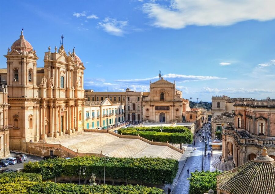 From Catania: Neapolis of Syracuse, Ortygia, and Noto Tour - Guide Quality in a Small Group: When Nando, Salvo, Lorena, or Franco Set the Tone