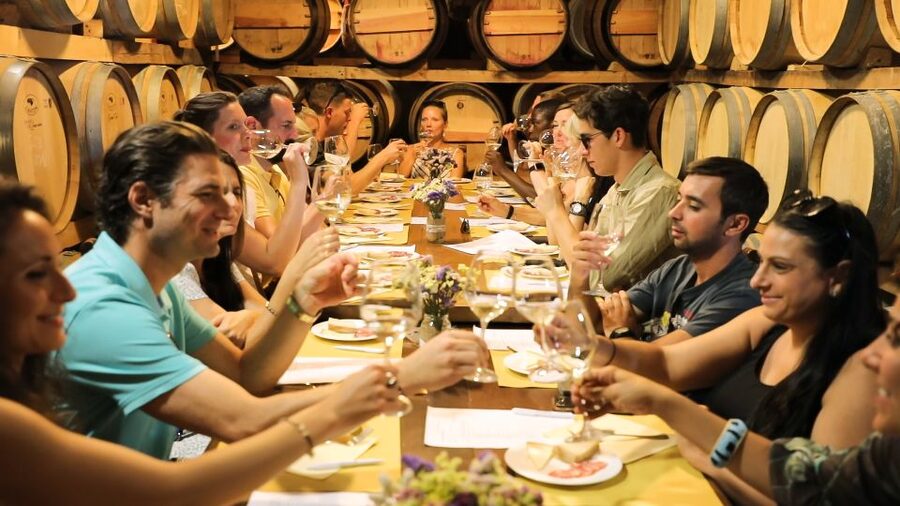 From Florence: Chianti Wine Tour with Tastings - Getting to Montelungo and Settling In on the Bus