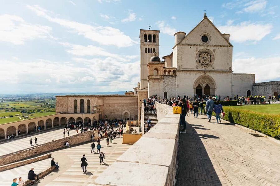 From Florence: Orvieto and Perugia Tour with Church Visits - Perugia on foot: Piazza IV Novembre, Fontana Maggiore, and Rocca Paolina