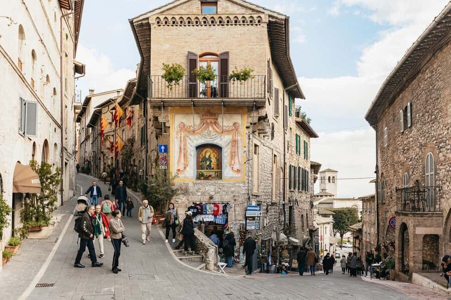 From Florence: Orvieto and Perugia Tour with Church Visits - Orvieto by timing: using your free time without losing momentum
