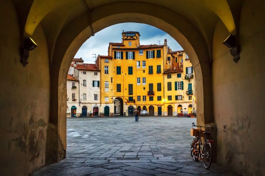 From Florence: Pisa & Lucca Day Tour with Buccellato Tasting - Coach timing from Florence: what “9 hours” feels like