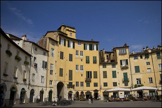 From Florence: Pisa & Lucca Day Tour with Buccellato Tasting - Pisa’s Piazza dei Miracoli, the Cathedral visit, and what you should plan for