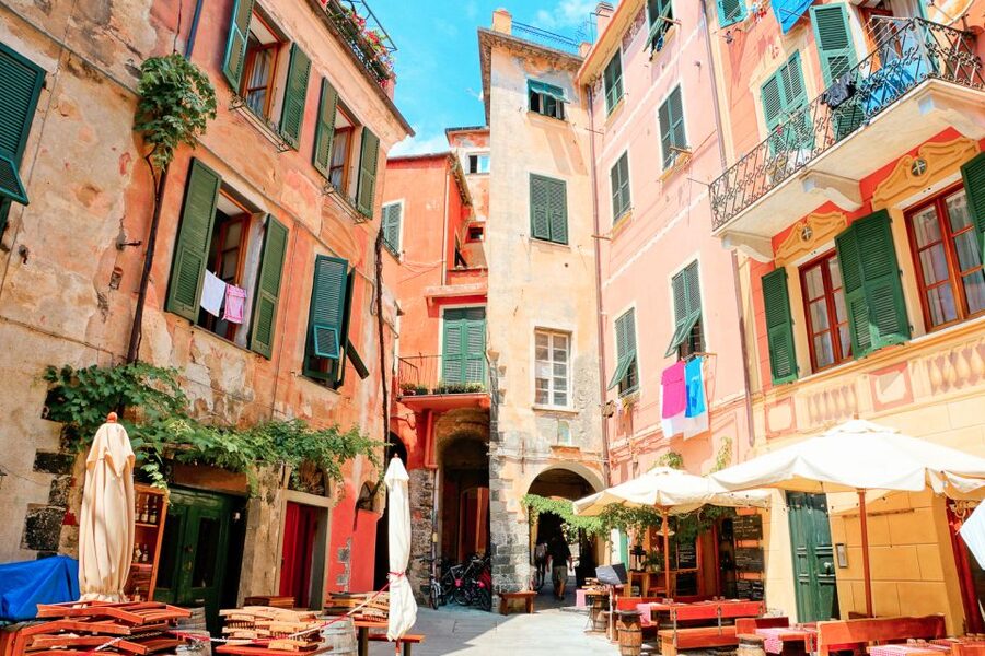 From Florence: Seaside Beauty Day Trip to Cinque Terre - Vernazza: A Natural Port and a Time Window to Wander