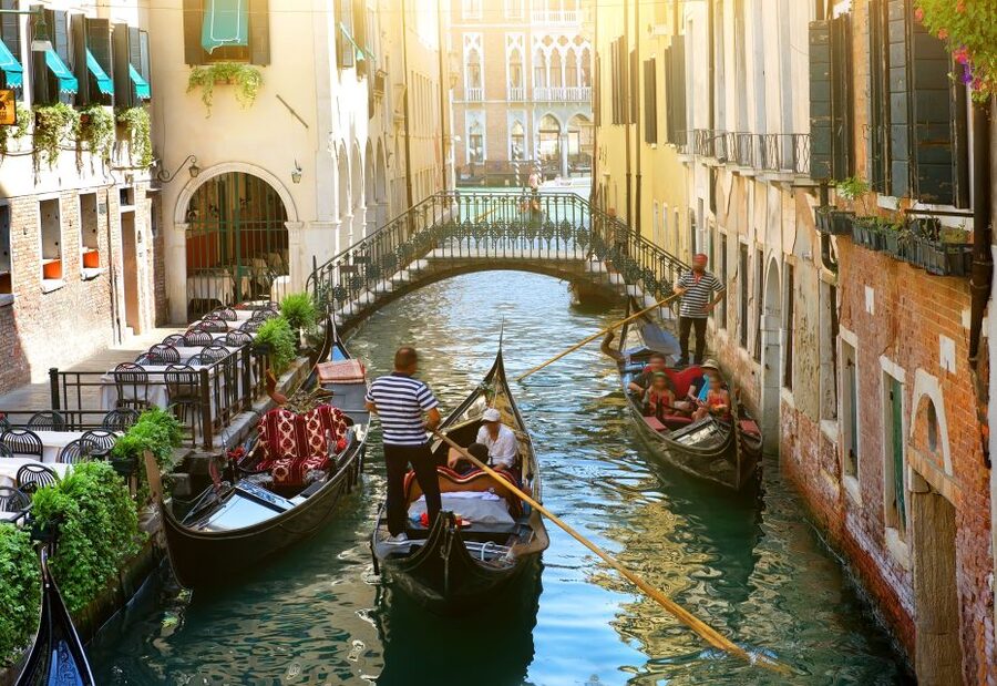 From Lake Garda: Full-Day Guided Group Tour of Venice - What it includes, what it does not, and how that affects value