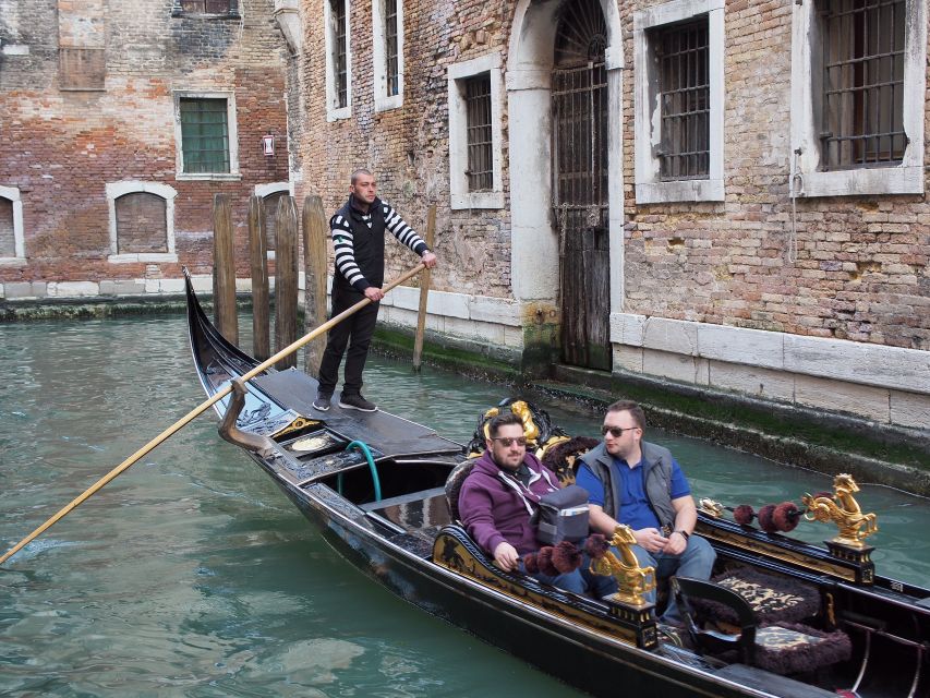 From Lake Garda: Full-Day Guided Group Tour of Venice - Doge’s Palace photo stop and the Rialto Bridge route