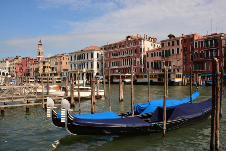 From Lake Garda: Full-Day Guided Group Tour of Venice - Optional lagoon upgrades: gondola and extra island cruising