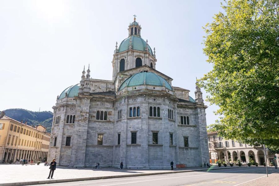 From Milan: Como & Bellagio Day Tour & Scenic Lake Cruise - Como Cathedral, squares, and medieval lanes with a plan