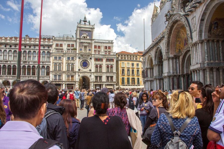 From Milan: Day Trip to Venice with Guided City Tour - Free afternoon in Venice: lunch, wandering, and smart self-planning