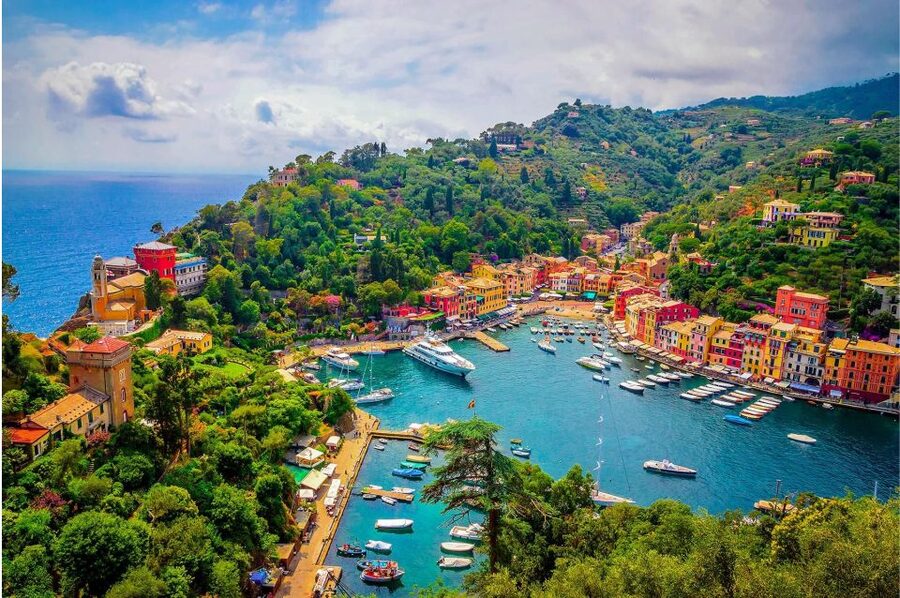 From Milan: Genova & Portofino Full-Day Tour - San Lorenzo Cathedral, Doges, and Royal Palaces on a Guided Walk