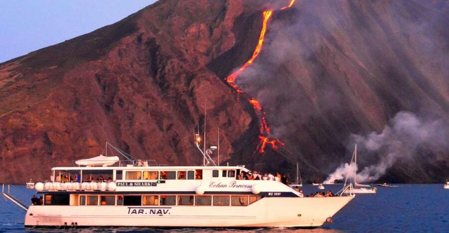 From Milazzo: Panarea and Stromboli Boat Trip by Night - How the Milazzo night departure sets the tone