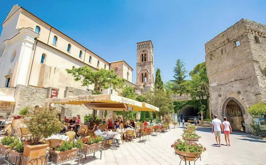 From Naples: Amalfi Coast Full-Day Trip - The Role of the Guide: More Context, Less Chaos