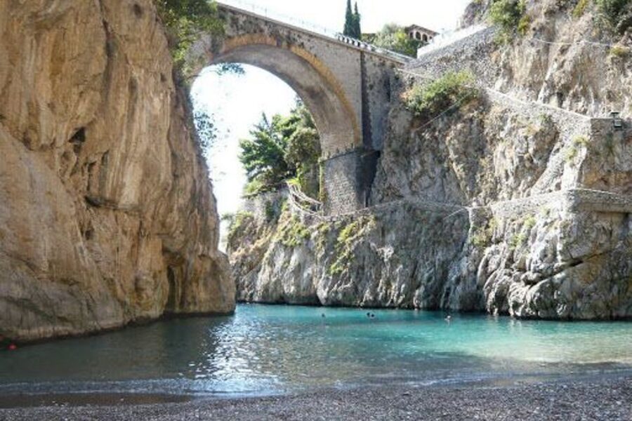 From Naples: Pompeii & Amalfi Coast Full-Day Trip with Lunch - Lunch and food breaks: budgeting your appetite on a long day