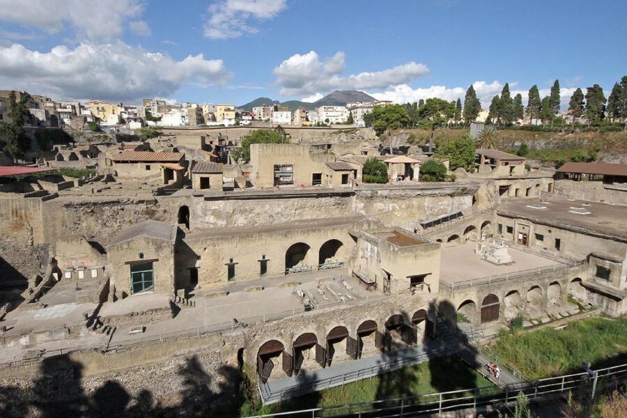 From Naples: Pompeii and Herculaneum Tour with Lunch - Lunch at Pompeii: a true break, not just a snack