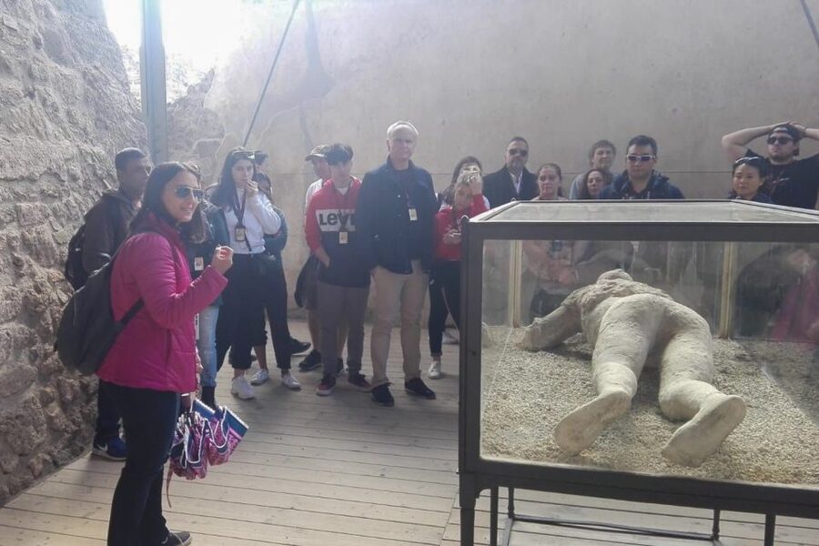 From Naples: Pompeii and Herculaneum Tour with Lunch - Herculaneum after lunch: preserved daily life and self-paced exploring