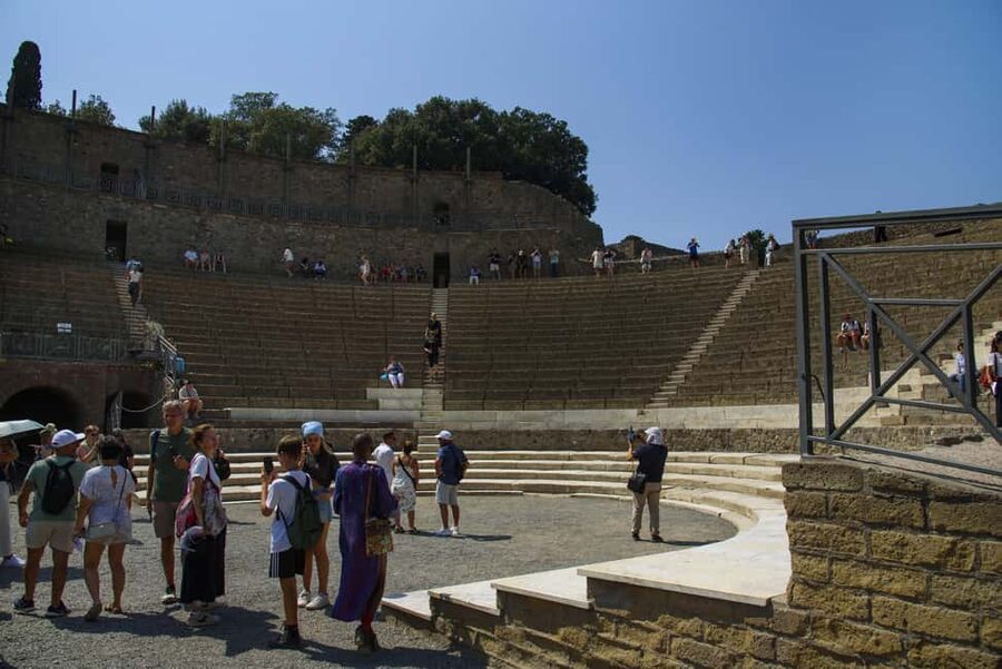 From Naples: Pompeii and Vesuvius Guided Day Trip with Lunch - Meeting at Starhotels Terminus, then getting out of Naples fast