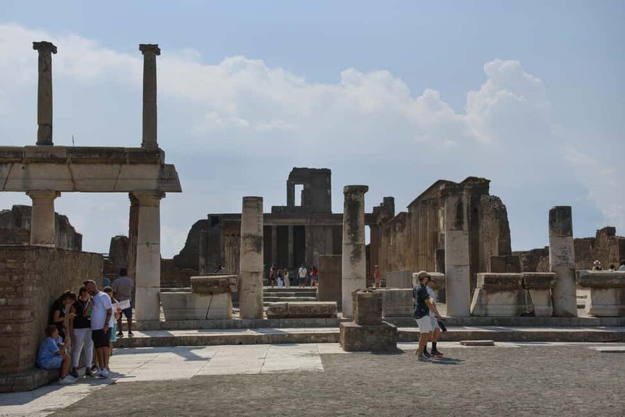 From Naples: Pompeii and Vesuvius Guided Day Trip with Lunch - Small group guiding, multiple guides, and the friendly vibe