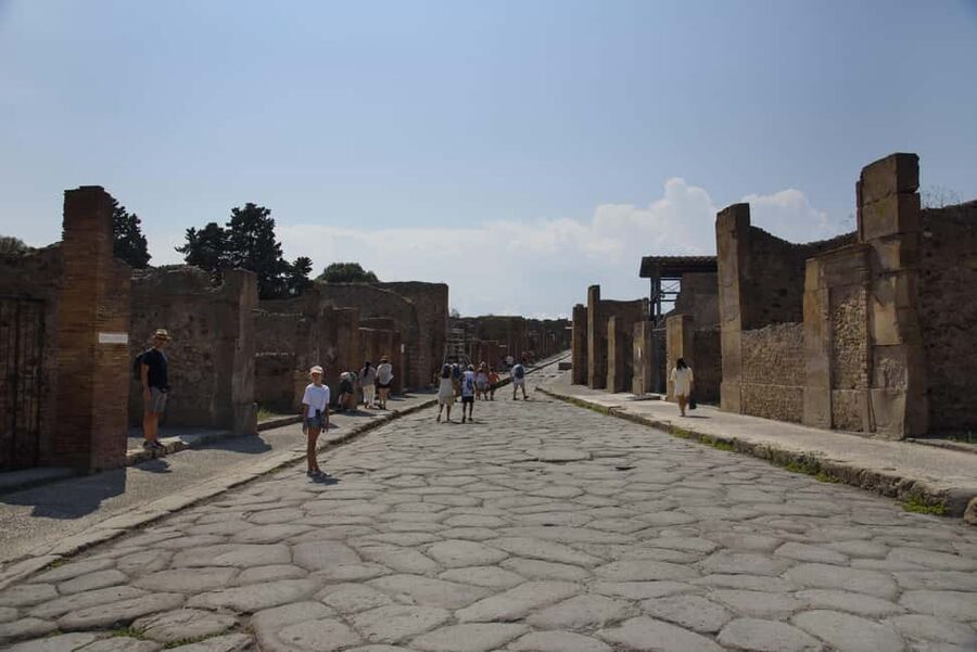 From Naples: Pompeii and Vesuvius Guided Day Trip with Lunch - Timing reality: what to expect if Vesuvius is affected by weather
